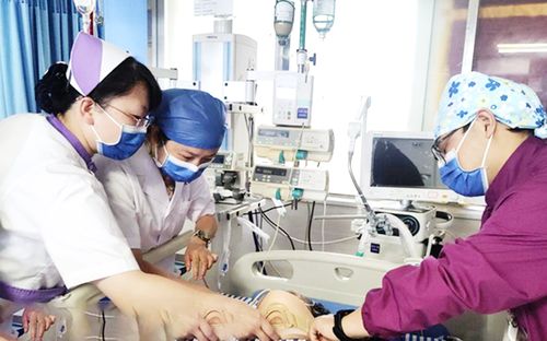 九江市護理質控中心專家組蒞臨九江學院附屬醫院開展護理服務質量督導檢查